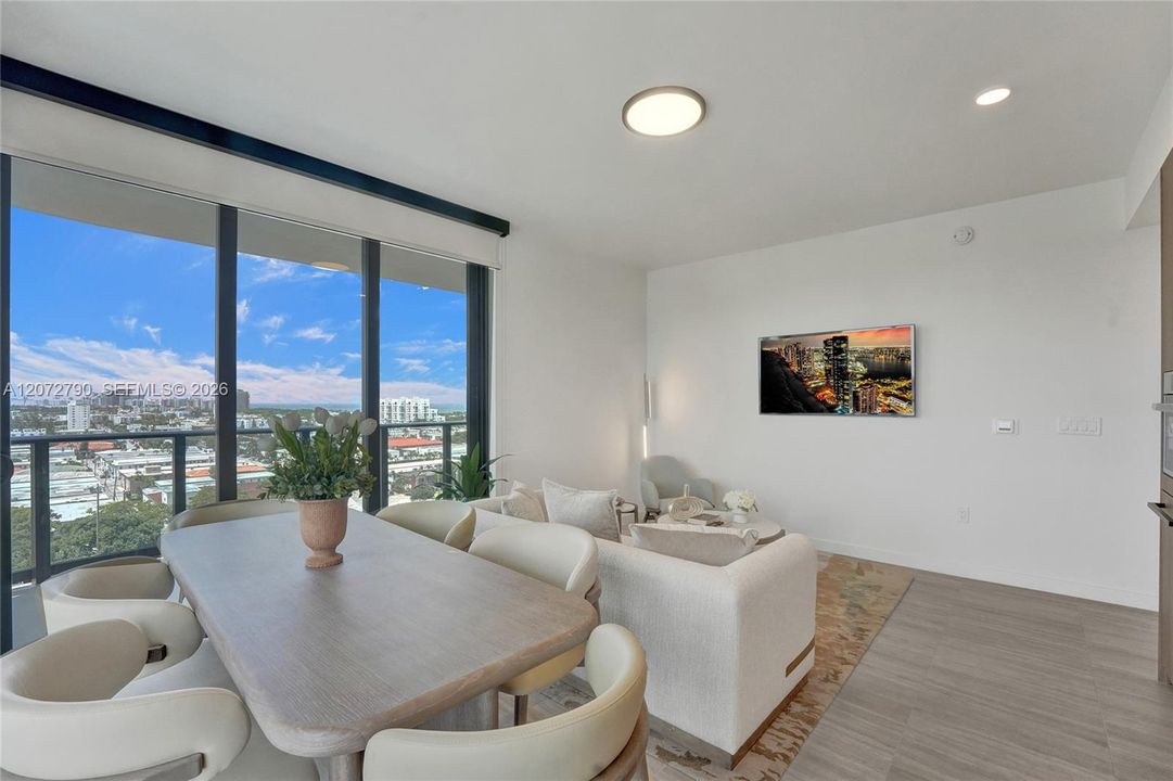 For Sale: $1,990,000 (3 beds, 2 baths, 972 Square Feet)