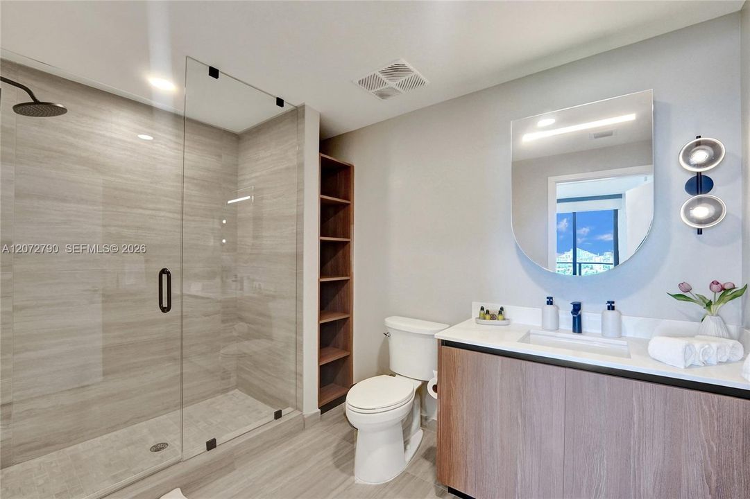 For Sale: $1,990,000 (3 beds, 2 baths, 972 Square Feet)