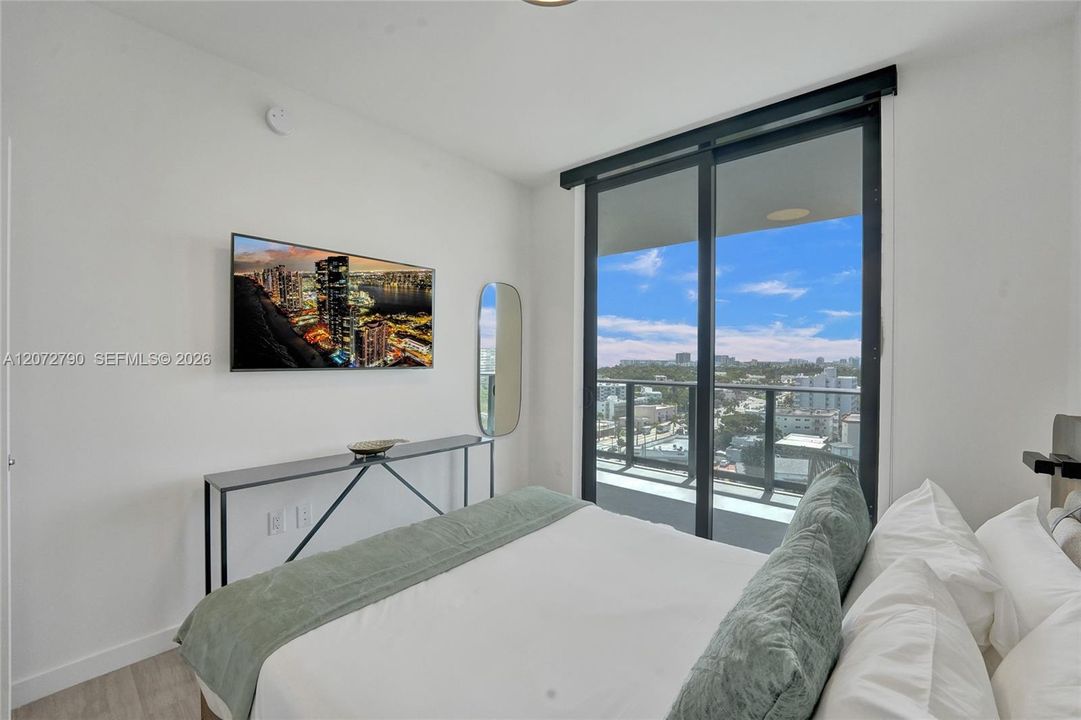 For Sale: $1,990,000 (3 beds, 2 baths, 972 Square Feet)