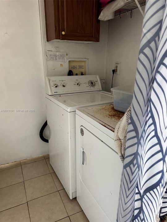 На продажу: $175,000 (2 спален, 2 ванн, 784 Квадратных фут)
