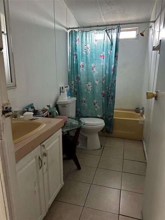 На продажу: $175,000 (2 спален, 2 ванн, 784 Квадратных фут)