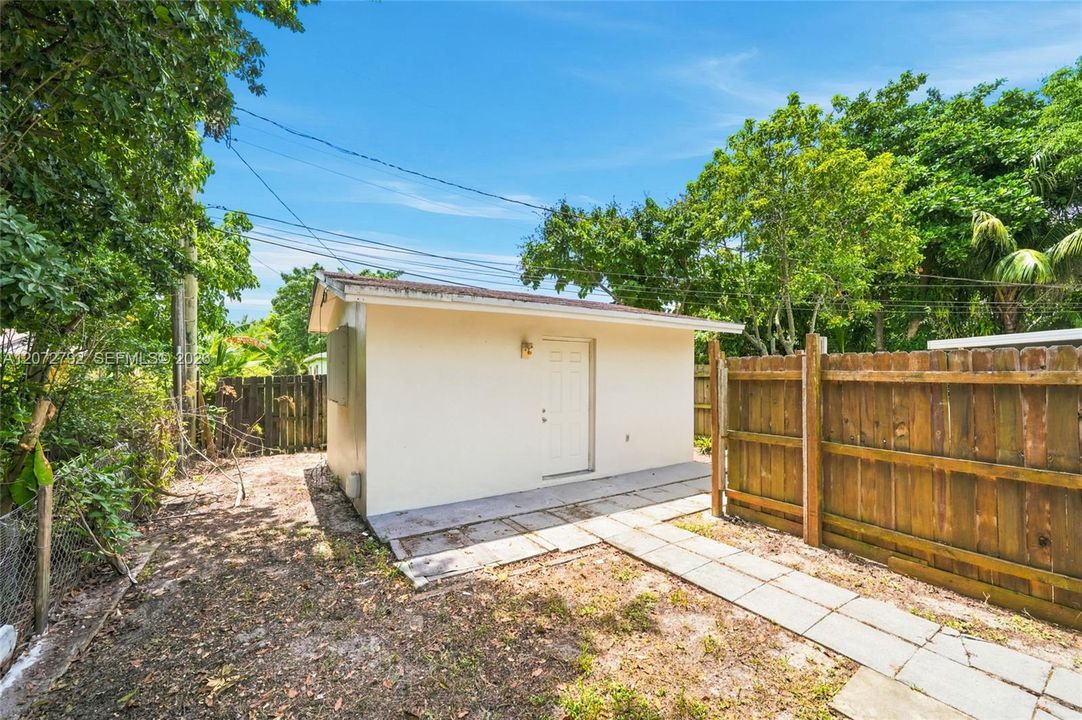 В аренду: $1,300 (0 спален, 1 ванн, 1529 Квадратных фут)