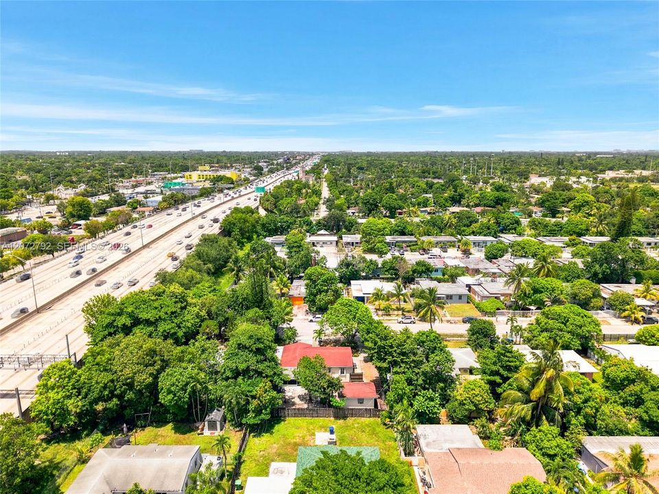 В аренду: $1,300 (0 спален, 1 ванн, 1529 Квадратных фут)