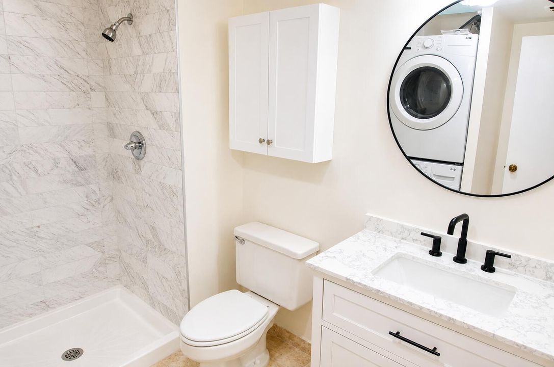 2nd Bath + Full Size Laundry In Unit