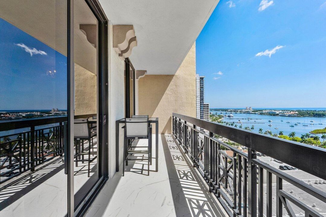 30 foot terrace Ocean views!