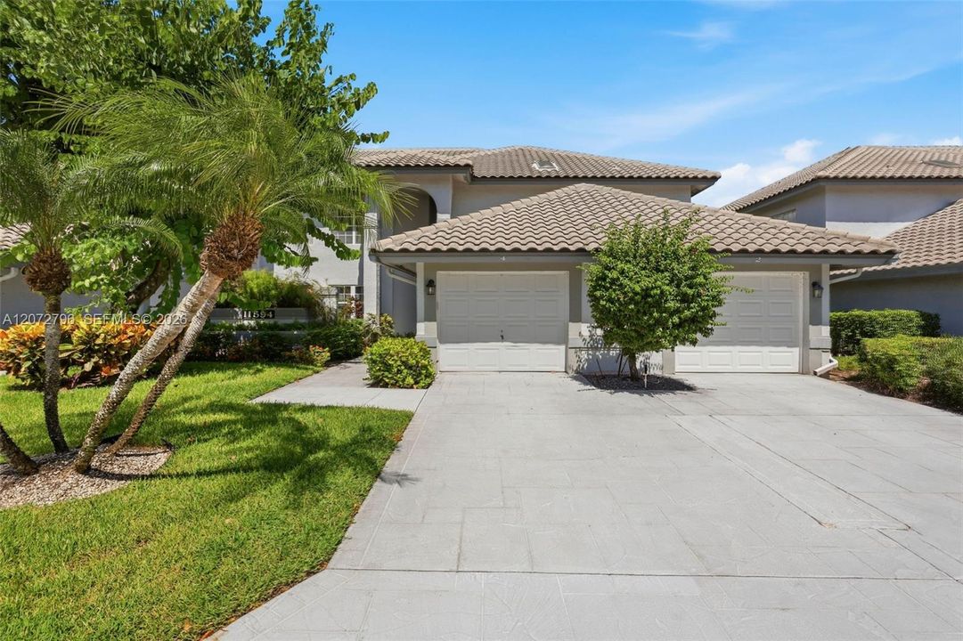 For Sale: $350,000 (2 beds, 2 baths, 1952 Square Feet)