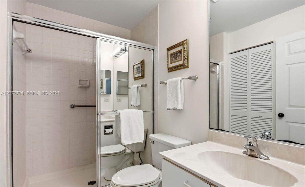 For Sale: $350,000 (2 beds, 2 baths, 1952 Square Feet)