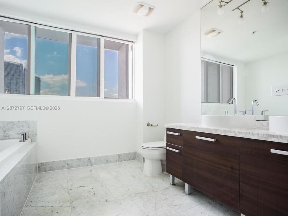 В аренду: $4,500 (2 спален, 2 ванн, 1474 Квадратных фут)