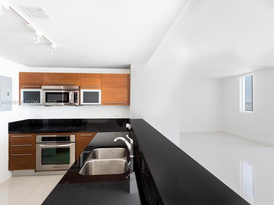 В аренду: $4,500 (2 спален, 2 ванн, 1474 Квадратных фут)