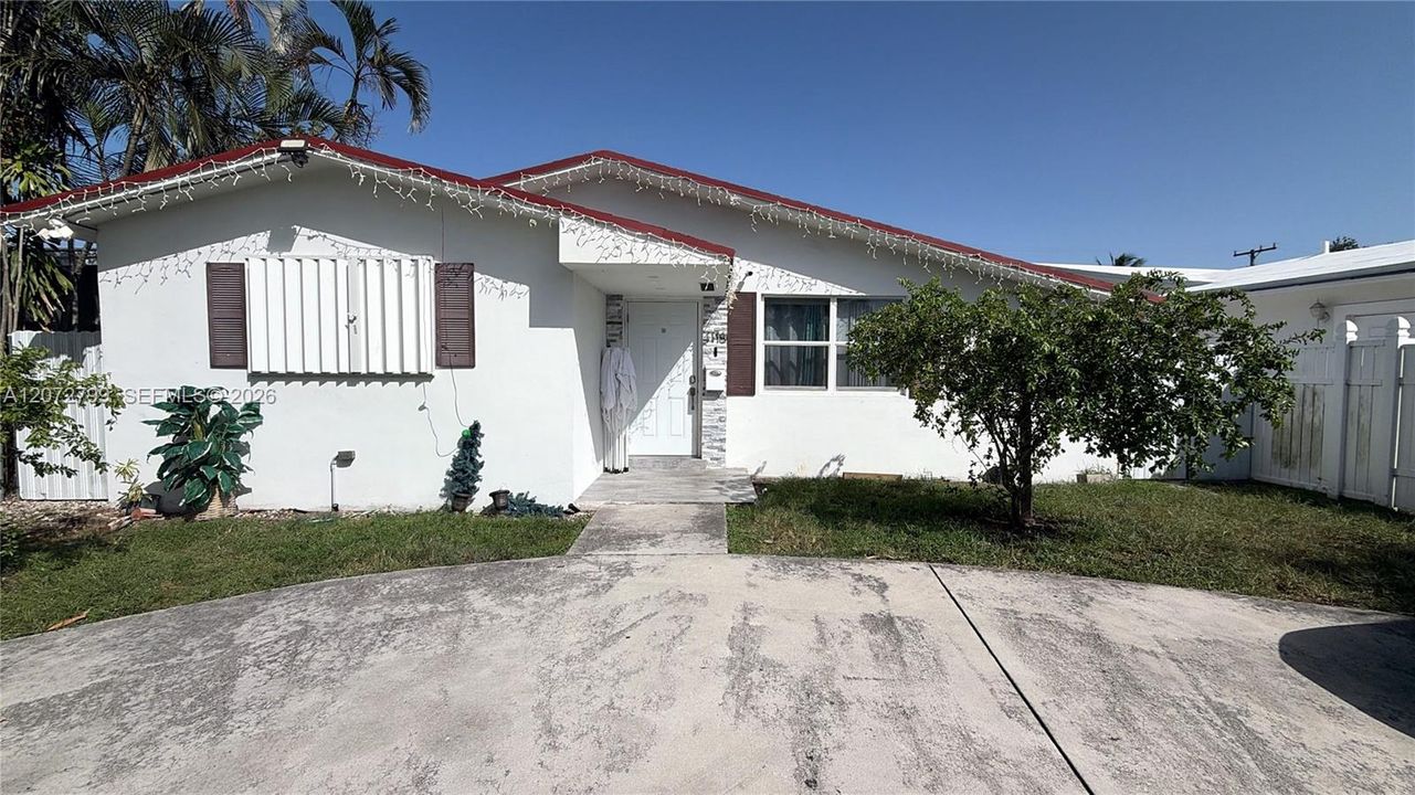 For Sale: $595,999 (4 beds, 2 baths, 1764 Square Feet)