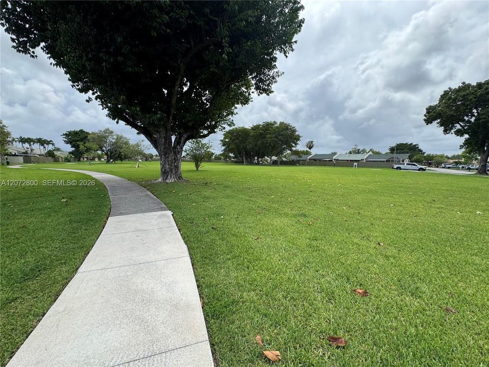 For Rent: $2,900 (3 beds, 2 baths, 1276 Square Feet)