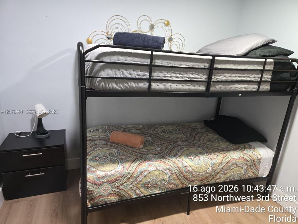 В аренду: $2,050 (2 спален, 1 ванн, 750 Квадратных фут)