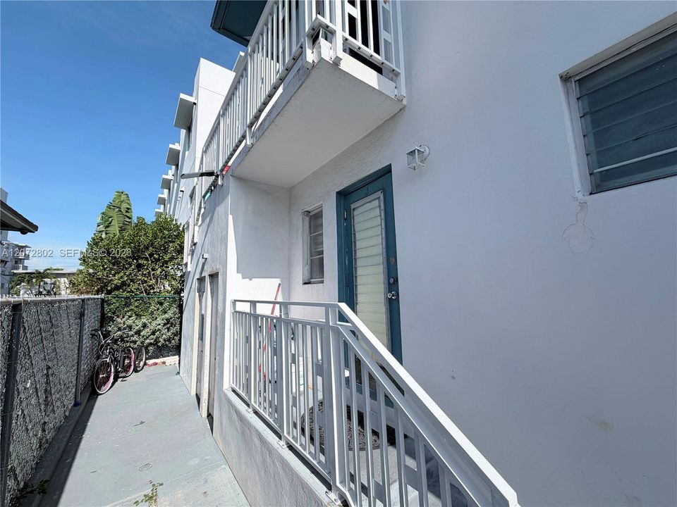 На продажу: $309,900 (2 спален, 2 ванн, 943 Квадратных фут)