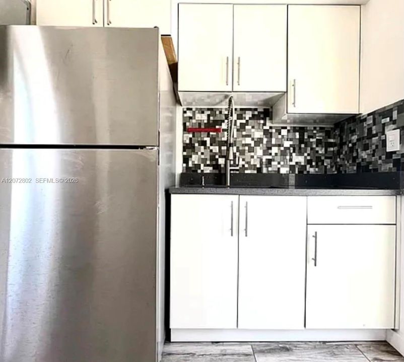 For Sale: $309,900 (2 beds, 2 baths, 943 Square Feet)