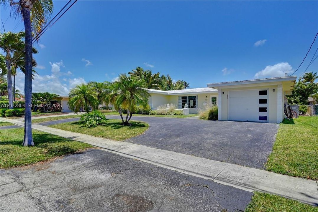 For Sale: $1,074,995 (3 beds, 2 baths, 1470 Square Feet)