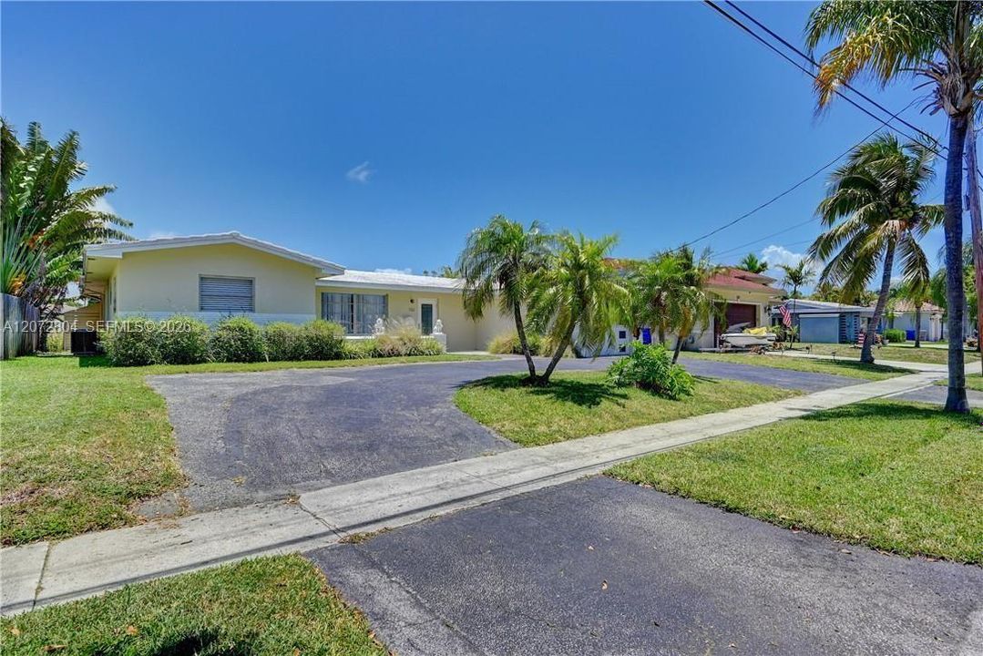 For Sale: $1,074,995 (3 beds, 2 baths, 1470 Square Feet)