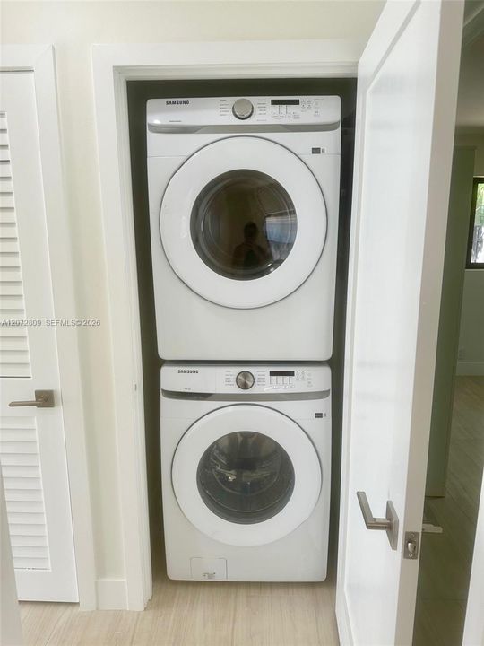 В аренду: $3,500 (2 спален, 2 ванн, 950 Квадратных фут)