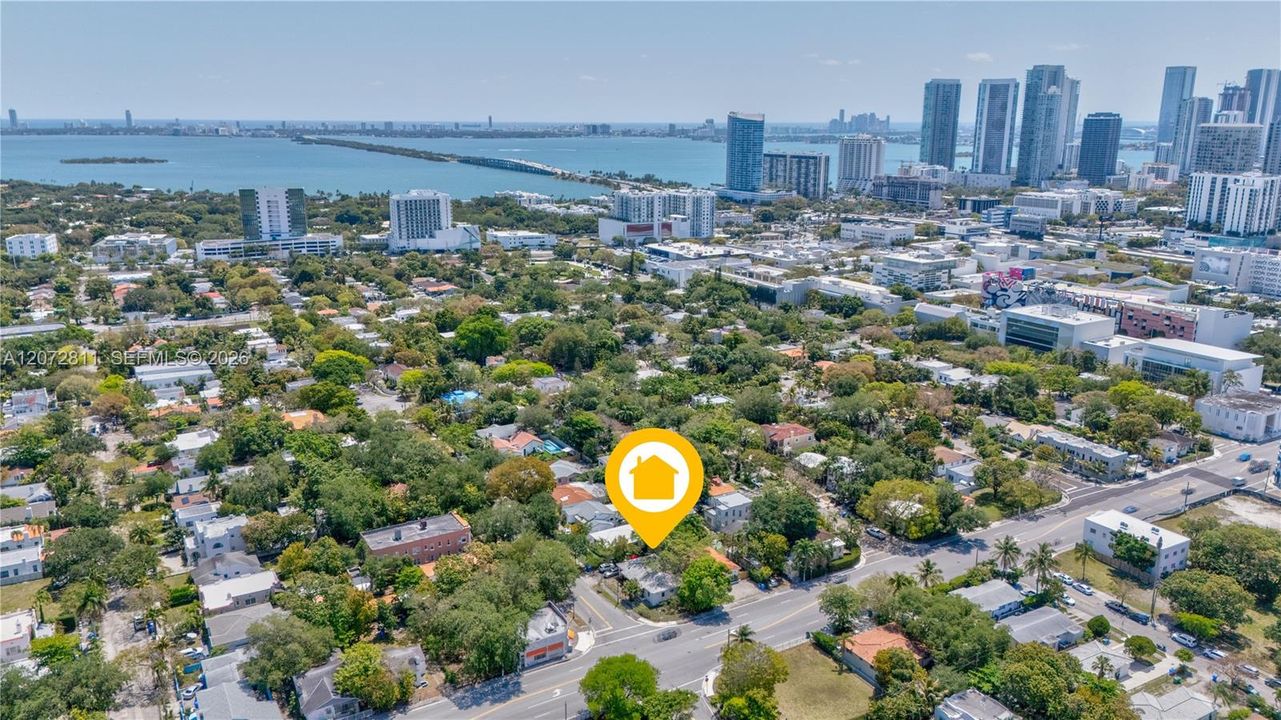 For Rent: $2,650 (2 beds, 1 baths, 832 Square Feet)