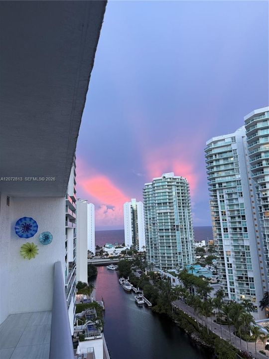 For Rent: $6,900 (3 beds, 3 baths, 1524 Square Feet)