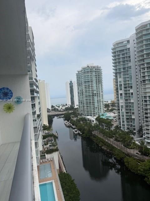 For Rent: $6,900 (3 beds, 3 baths, 1524 Square Feet)
