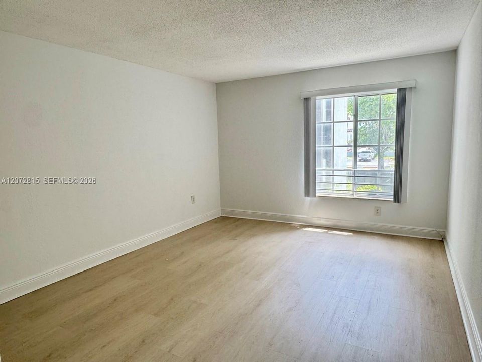 В аренду: $1,800 (1 спален, 1 ванн, 810 Квадратных фут)