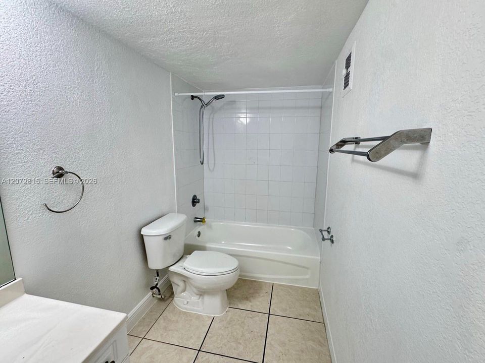 В аренду: $1,800 (1 спален, 1 ванн, 810 Квадратных фут)