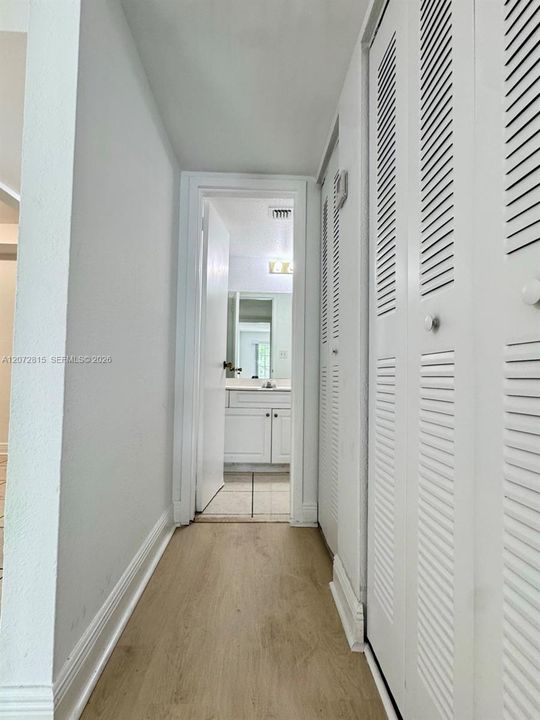 В аренду: $1,800 (1 спален, 1 ванн, 810 Квадратных фут)
