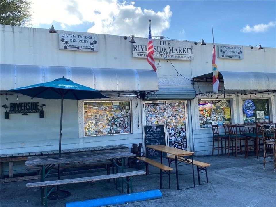 Riverside market