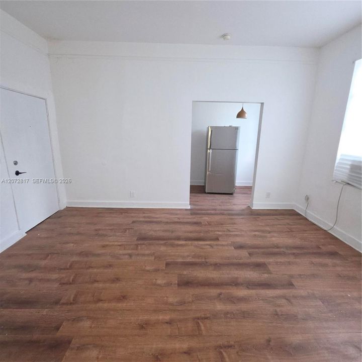 For Rent: $1,300 (0 beds, 1 baths, 15996 Square Feet)