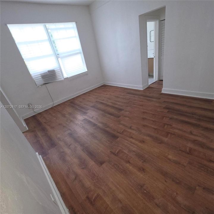 For Rent: $1,300 (0 beds, 1 baths, 15996 Square Feet)