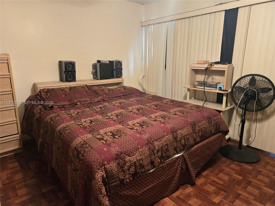 For Sale: $330,000 (2 beds, 2 baths, 1108 Square Feet)