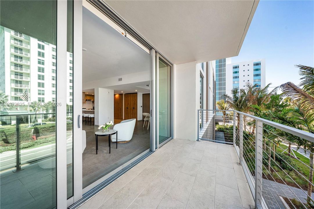 For Rent: $9,995 (3 beds, 3 baths, 2055 Square Feet)