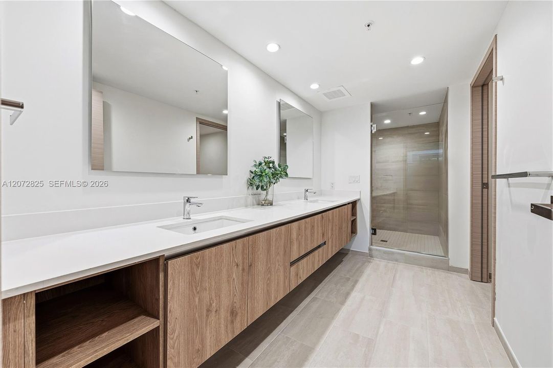 For Rent: $9,995 (3 beds, 3 baths, 2055 Square Feet)