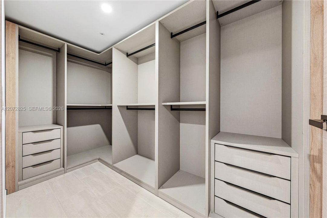 For Rent: $9,995 (3 beds, 3 baths, 2055 Square Feet)