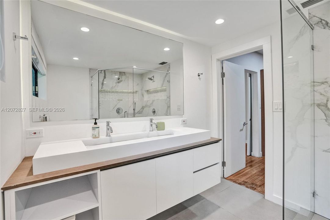 For Rent: $7,950 (3 beds, 2 baths, 1951 Square Feet)