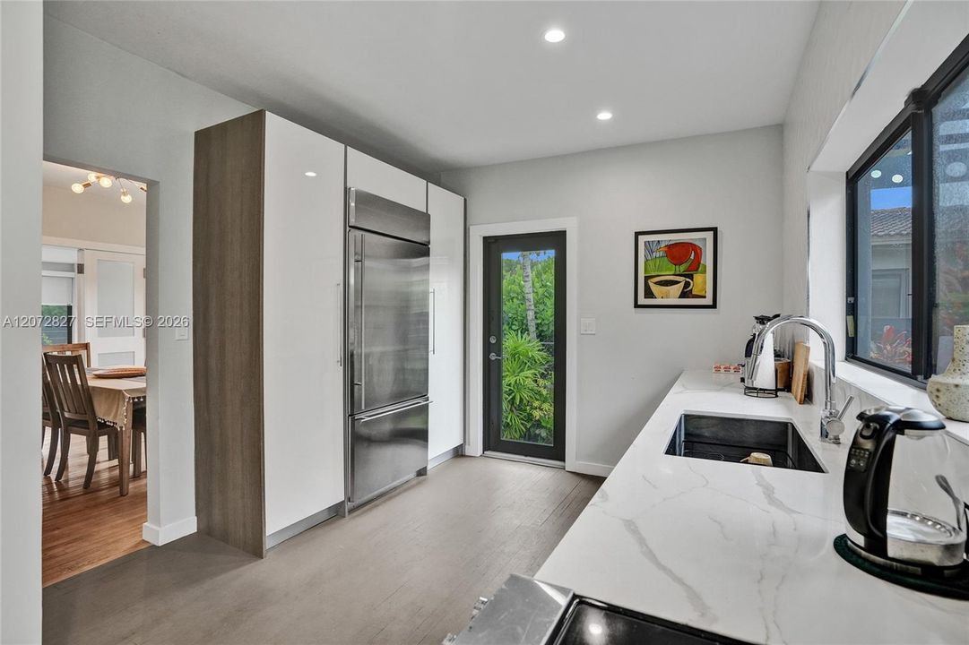 For Rent: $7,950 (3 beds, 2 baths, 1951 Square Feet)