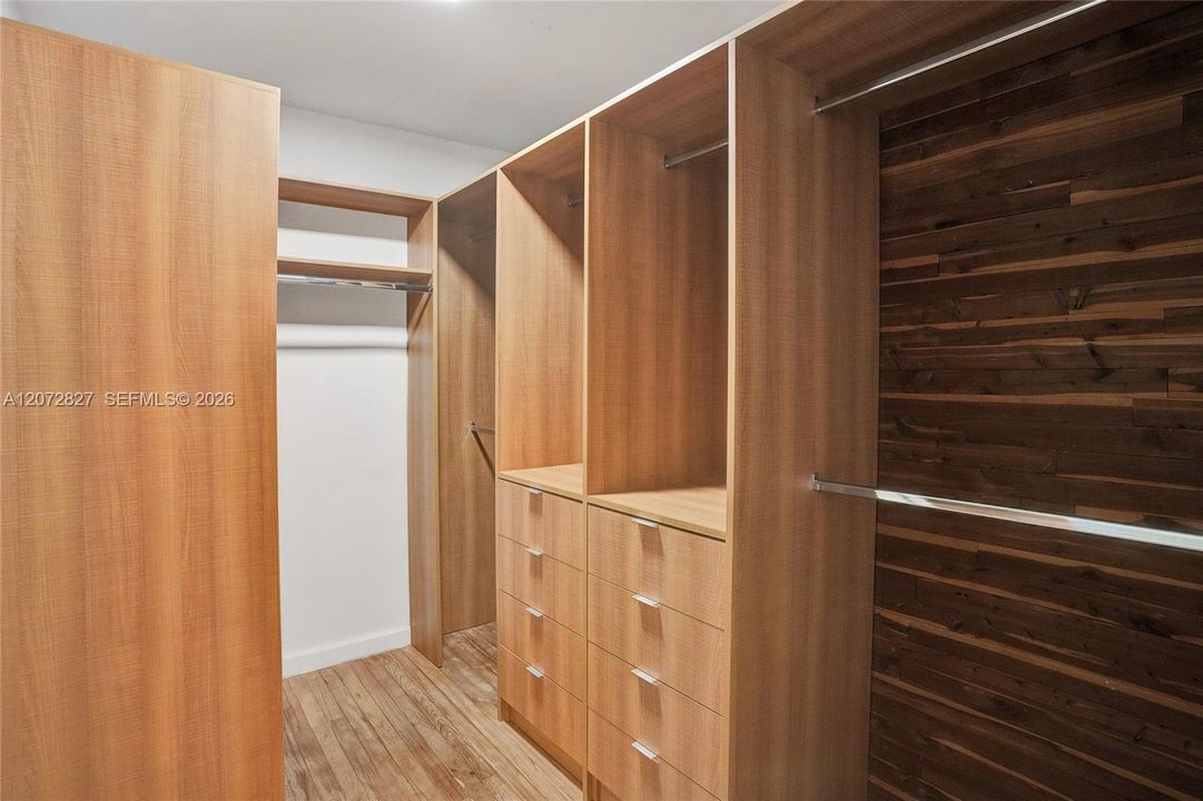 For Rent: $7,950 (3 beds, 2 baths, 1951 Square Feet)