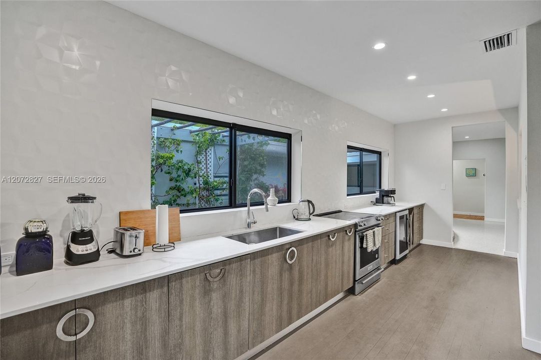 For Rent: $7,950 (3 beds, 2 baths, 1951 Square Feet)