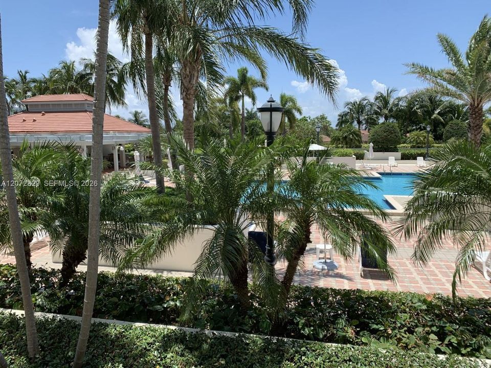 En Venta: $700,000 (3 camas, 3 baños, 1840 Pies cuadrados)
