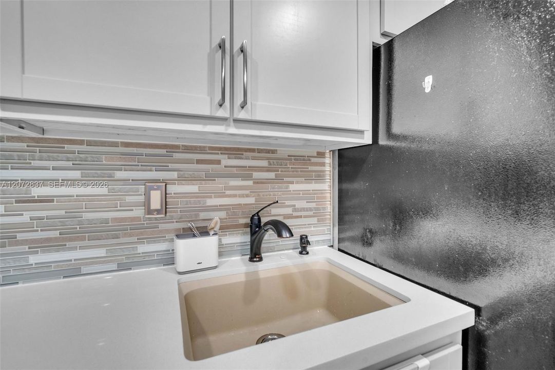 For Sale: $295,000 (2 beds, 2 baths, 1130 Square Feet)