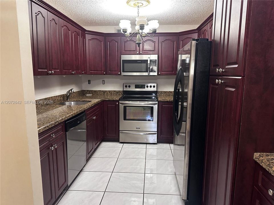 For Rent: $2,650 (2 beds, 2 baths, 1200 Square Feet)