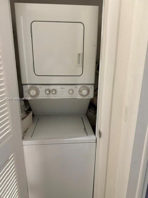 В аренду: $2,200 (2 спален, 1 ванн, 681 Квадратных фут)