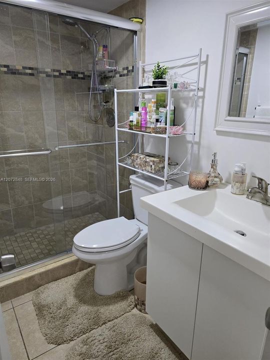 For Sale: $208,000 (2 beds, 1 baths, 933 Square Feet)