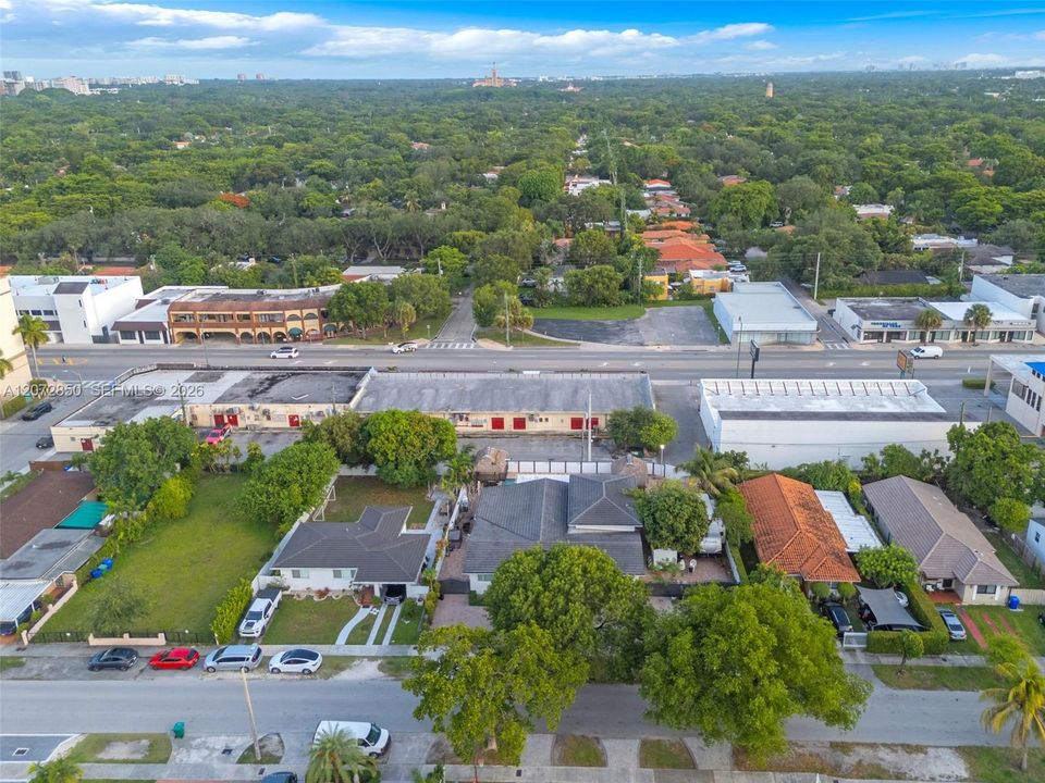 En Venta: $2,500,000 (4 camas, 3 baños, 2424 Pies cuadrados)