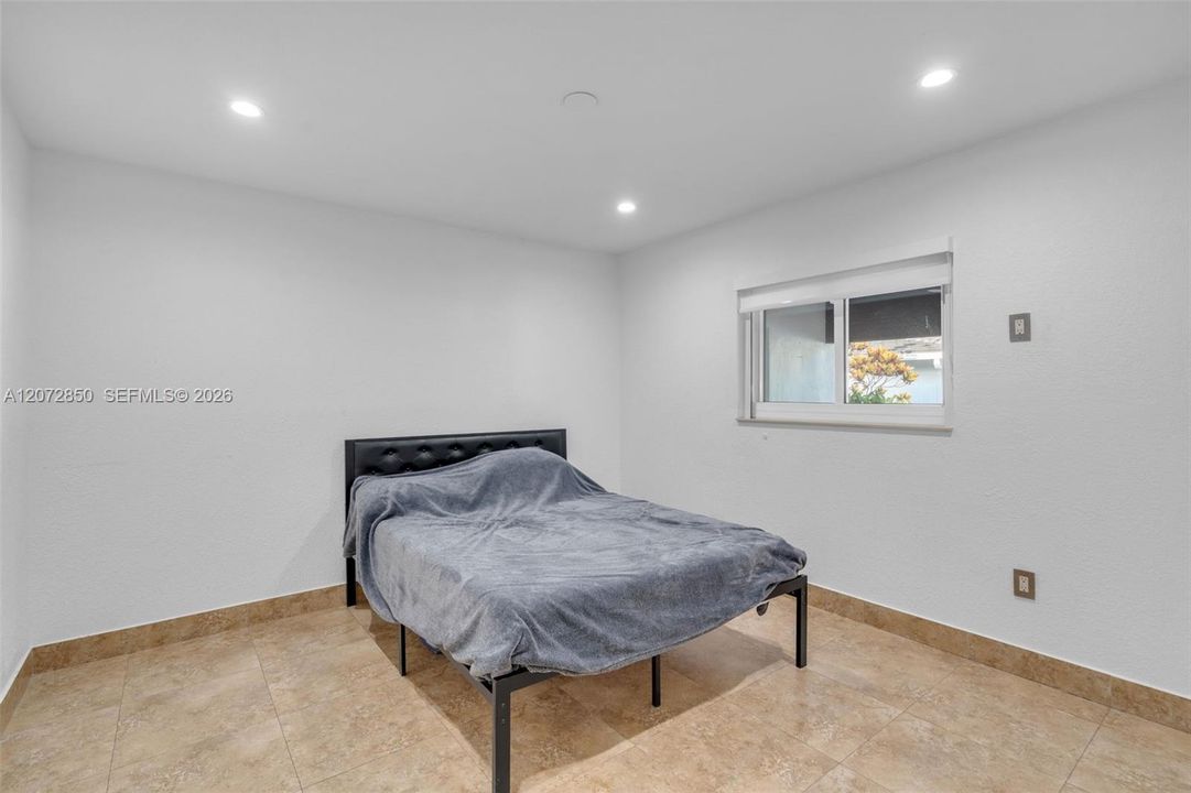 En Venta: $2,500,000 (4 camas, 3 baños, 2424 Pies cuadrados)