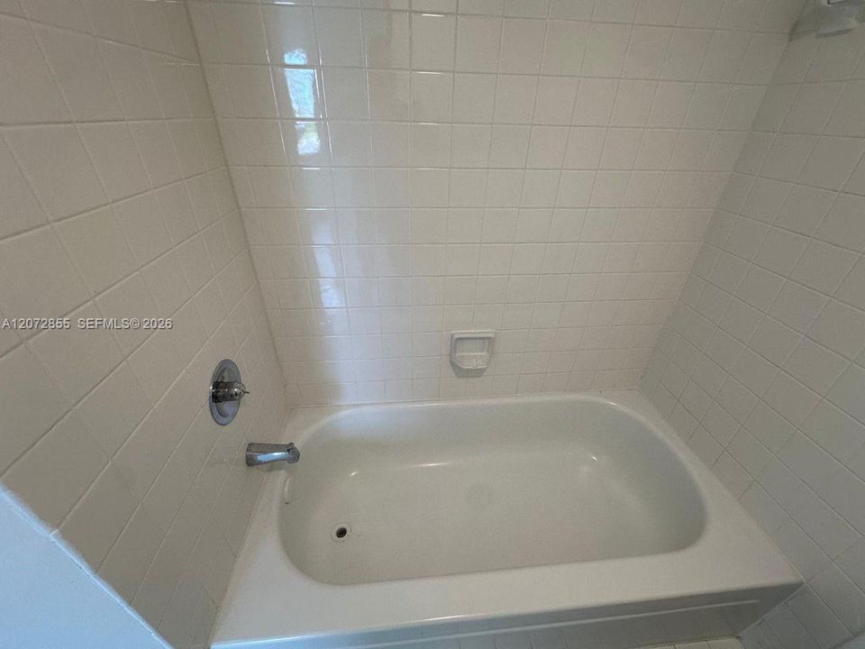 En Renta: $2,100 (2 camas, 2 baños, 930 Pies cuadrados)