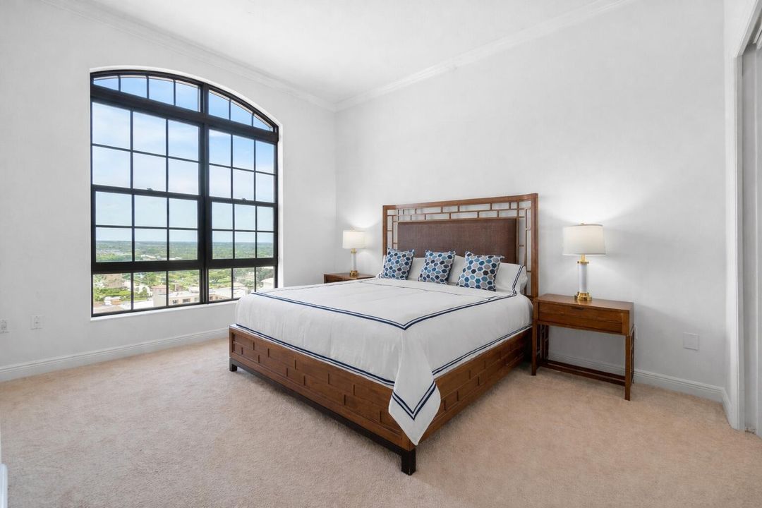 Primary Bedroom Suite w Ocean Views