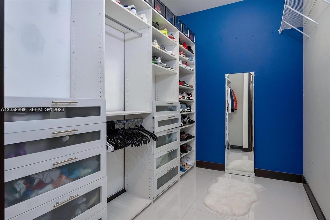 В аренду: $6,090 (3 спален, 2 ванн, 2196 Квадратных фут)
