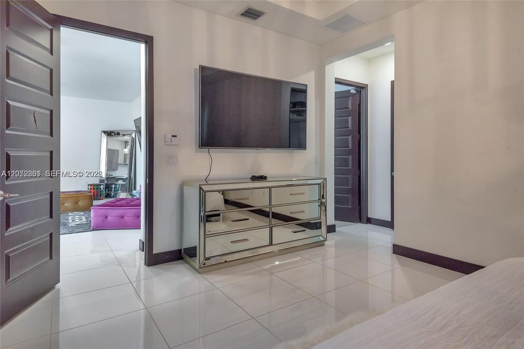 В аренду: $6,090 (3 спален, 2 ванн, 2196 Квадратных фут)
