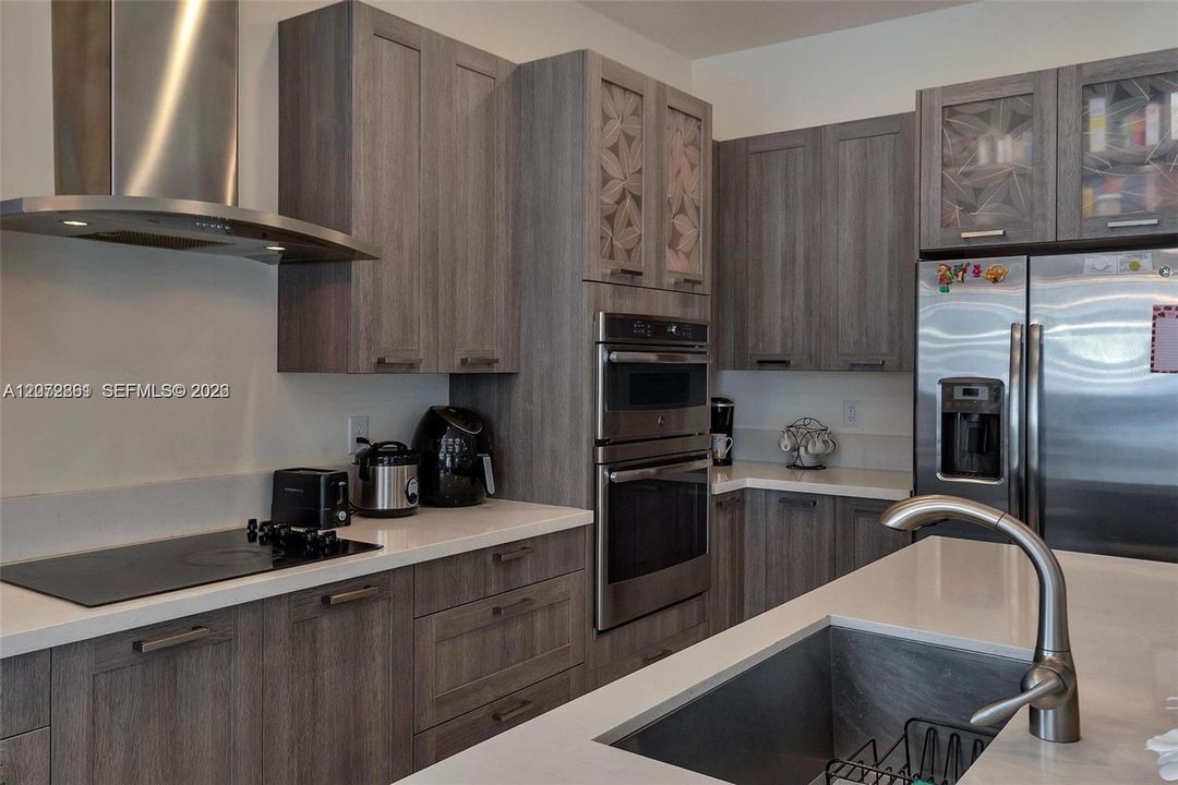 В аренду: $6,090 (3 спален, 2 ванн, 2196 Квадратных фут)